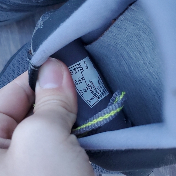 Clarks sneakers shoes sz 6D - Picture 10 of 10